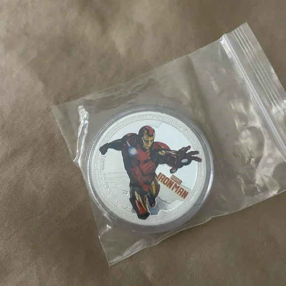 Marvel Superhero Collectible Coins - Picture 3 of 3